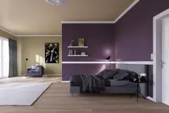 An indoor climate that feels both comfortable and healthy can be created using eco-friendly, natural materials. This example shows Hemp Fallow (ceiling area) combined with Dried Laurel and Aubergine colour shades. Photo: Sto SE & Co. KGaA