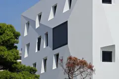 Ventec R folded facade, smooth finish