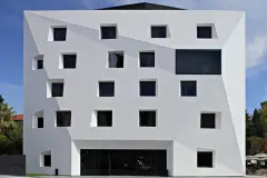 Ventec R folded facade, smooth finish