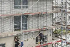 Scaffolding on the new Sportlerhaus building in Hamburg, EWIS facade with StoCera ceramic tiles